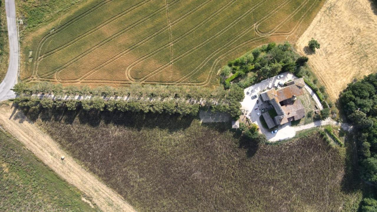 Agriturismo Castello Di Belforte Тоди Экстерьер фото