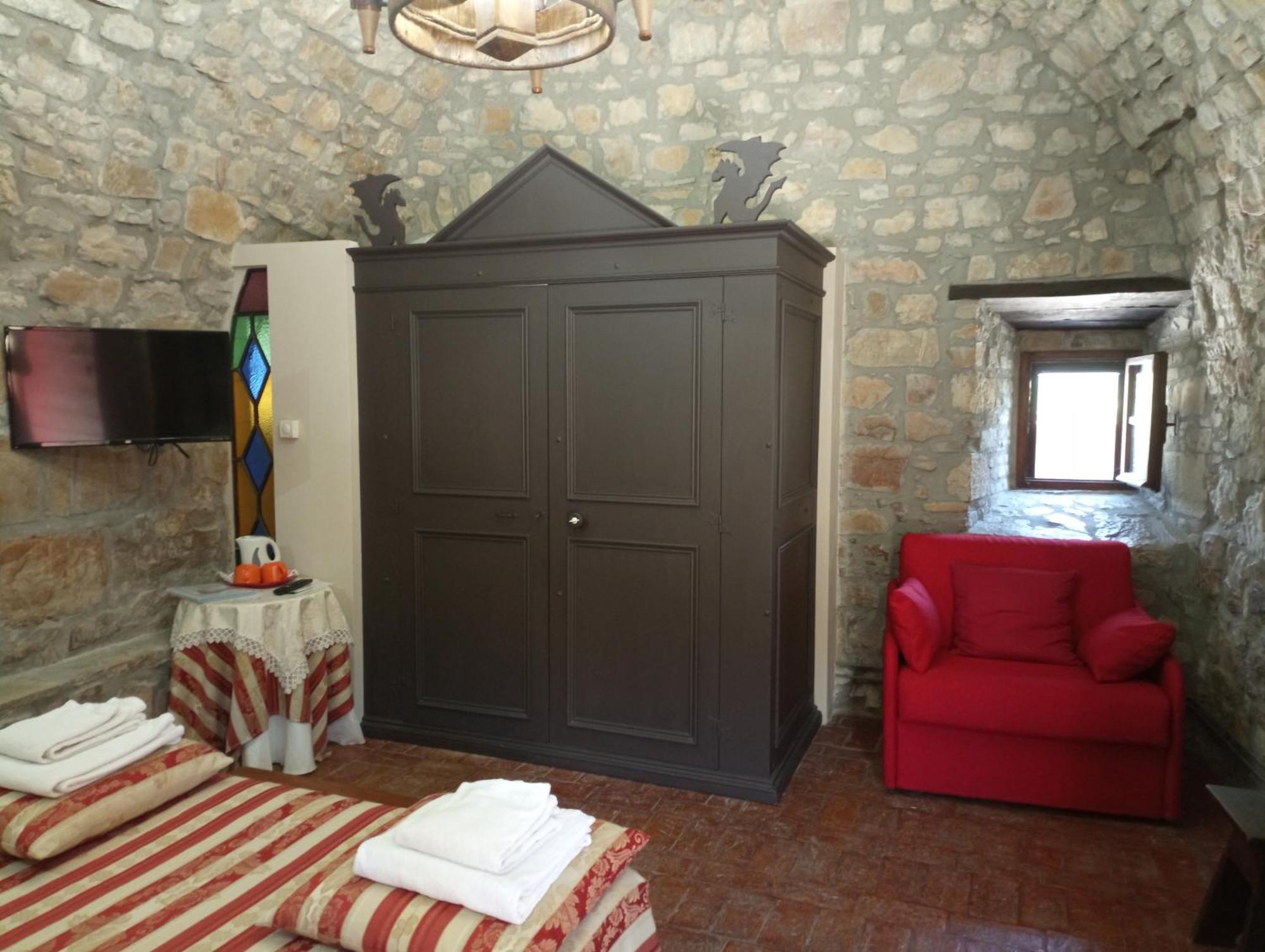 Agriturismo Castello Di Belforte Тоди Экстерьер фото