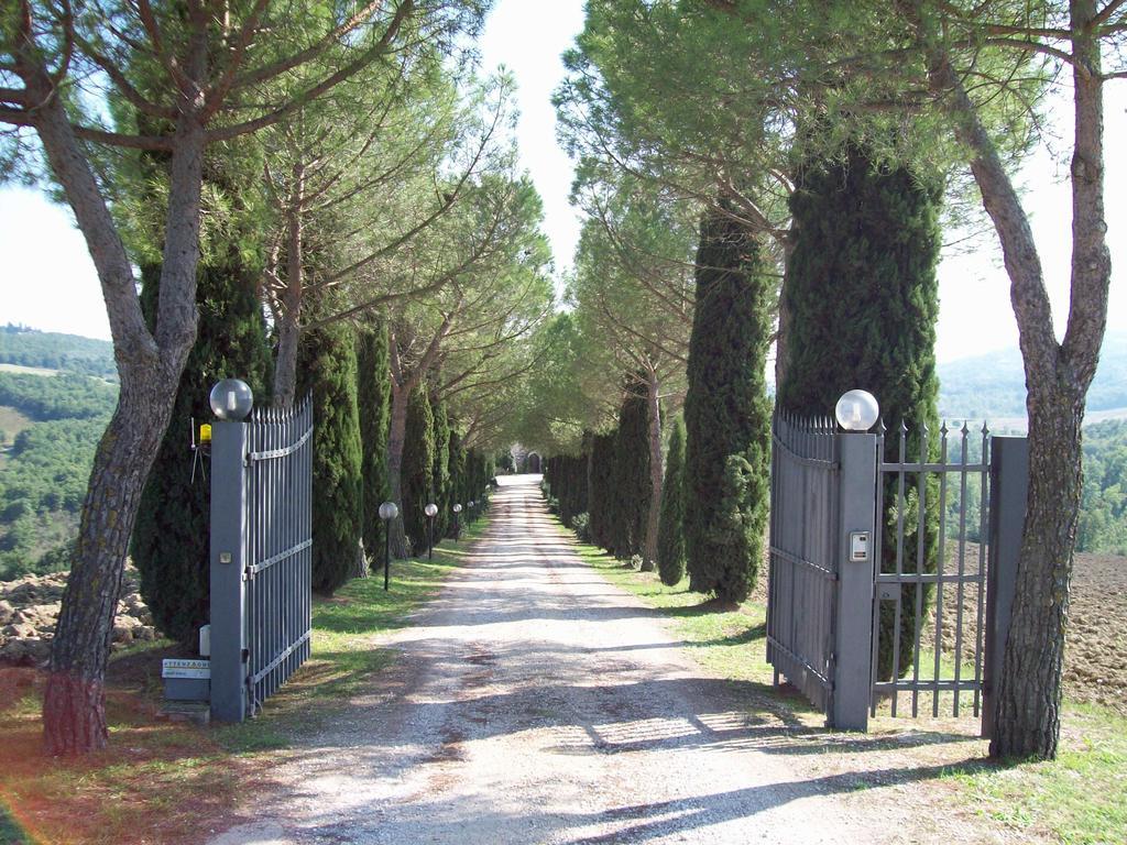 Agriturismo Castello Di Belforte Тоди Экстерьер фото