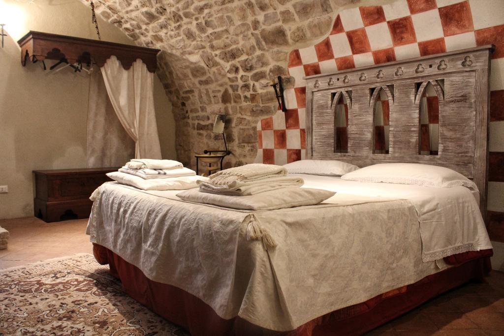 Agriturismo Castello Di Belforte Тоди Экстерьер фото