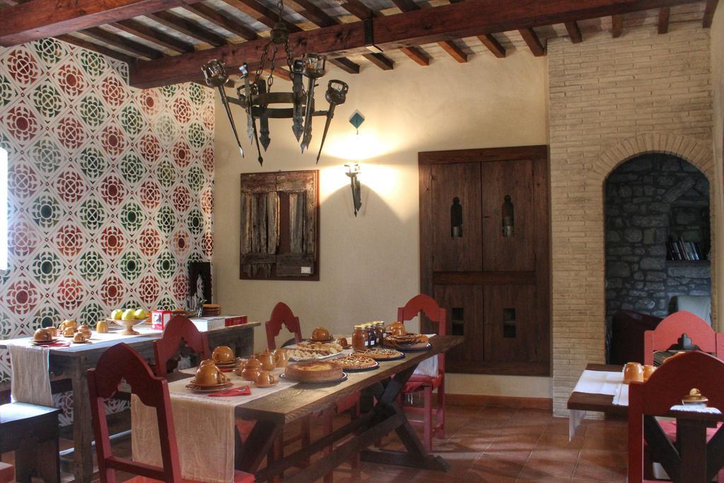 Agriturismo Castello Di Belforte Тоди Экстерьер фото