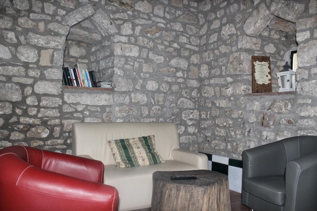 Agriturismo Castello Di Belforte Тоди Экстерьер фото