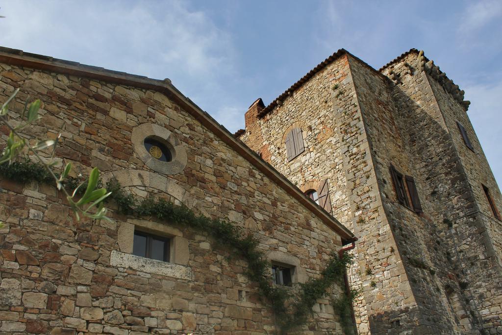 Agriturismo Castello Di Belforte Тоди Экстерьер фото